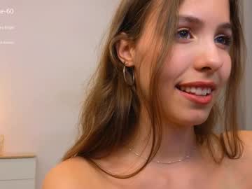 girl
        wanda_robinson cam image #5054880