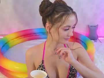 girl
        angelina_new cam image #3045698