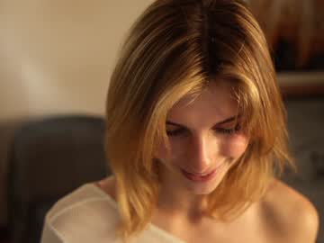 girl
        refined_style cam image #4864616