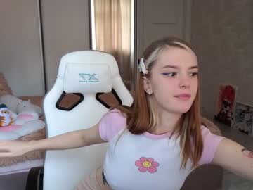 girl
        cyberslime cam image #2716130