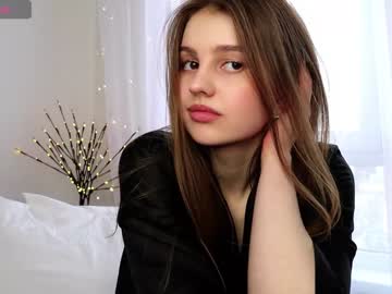 girl
        fluffy_angel cam image #3894642