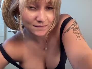 girl
        jenniferwhoreance cam image #4400971