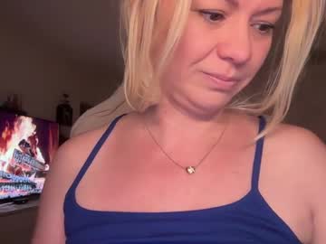 girl
        kiradivine cam image #5591562