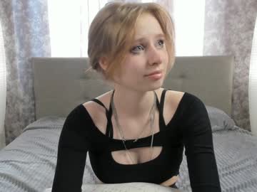 girl
        queeniedonnay cam image #4390871