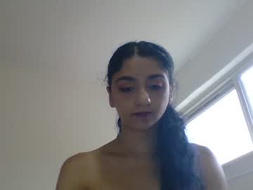 girl
        dreamymermaid cam image #1752018