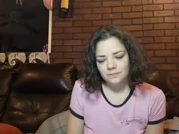 girl
        miaelizabethlove cam image #2428775