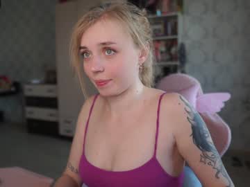 girl
        holydumplings cam image #3607144
