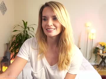 girl
        phoenix_taylor cam image #2850283
