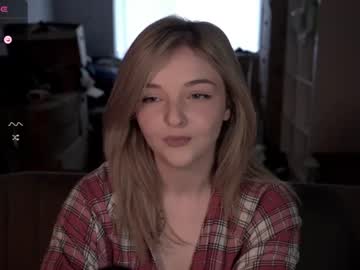 girl
        lucydelovely cam image #2514744
