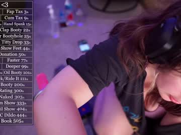 girl
        evelynpiers cam image #3983197