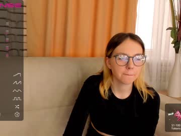 girl Nude Cam Girls Playing Games with amy_h0ney