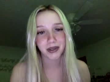 girl
        riababe cam image #841820