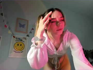 girl
        thisisamelia cam image #3371389