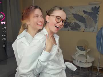 couple
        _hollydolly_ cam image #3033409
