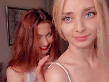 girl
        point_of_love cam image #2849308
