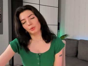 girl
        julietaromaniss cam image #4028346