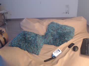 girl
        anna_cherryy cam image #530299