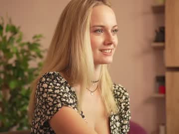girl
        your_kat cam image #1267404
