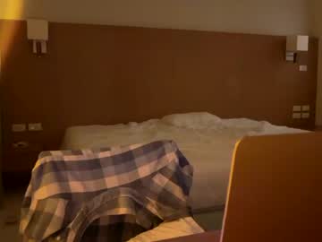 couple
        ellcrys cam image #3836547