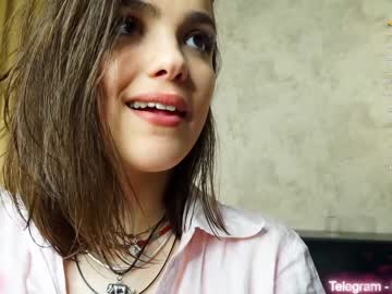couple
        emiliacourtney cam image #2819752