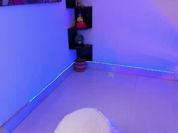 girl
        nicollbashel cam image #4274566