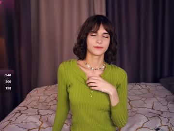 girl
        odettehatt cam image #6252772