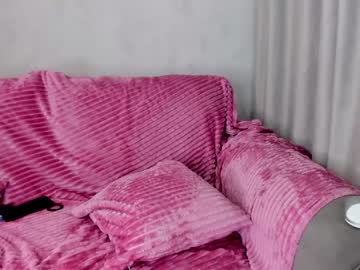 girl
        bboobscarol_ cam image #374337