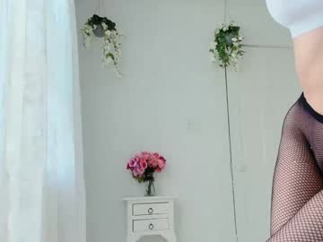 girl
        littlegreekflower cam image #6354715