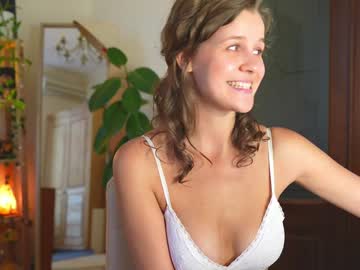 girl
        eli_sun cam image #6669245
