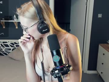 girl
        mind_of_heart cam image #4914533