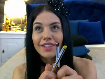 girl
        sophie__hill cam image #6437695