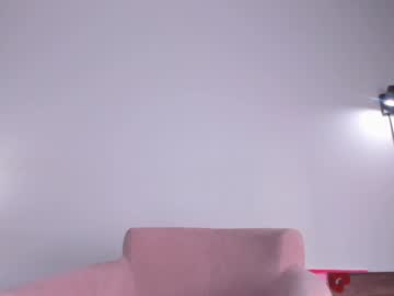 girl
        meowlina cam image #4324330
