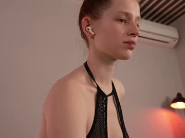 girl
        toxl cam image #6303774