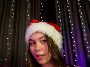 girl
        nika_lodge cam image #3185307