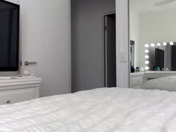 girl
        alaiaxox cam image #3912639