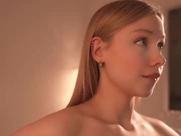 girl
        april_blush cam image #6736062