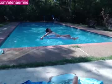 girl
        elena_ermie cam image #2430454