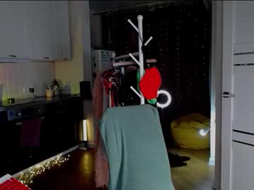 girl
        _eva_001 cam image #2187324