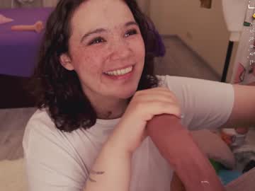 girl
        chery_lady22 cam image #1560163