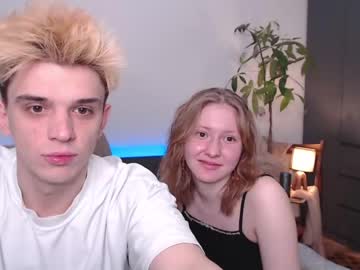 couple
        boombongo cam image #599900