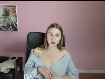 girl
        nextdoorgir_l cam image #1403341