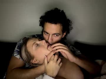 couple
        chulo33333 cam image #3207480