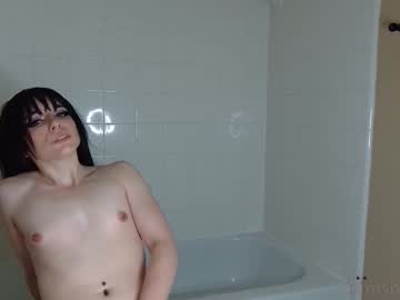 girl
        crimsonkitten cam image #190642