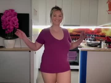 girl
        kiradivine cam image #3787007