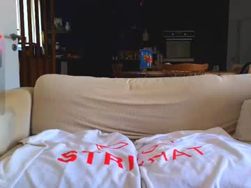 couple
        luxymin cam image #6963425