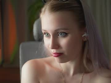 girl
        sonyaericsson cam image #4321007