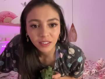 girl
        keirasworld cam image #6859904