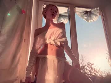 girl
        radiant_ada cam image #3419992