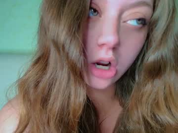 girl
        puff_witch cam image #5935736