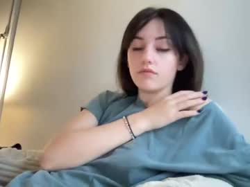 girl
        laceyflowers cam image #2842252